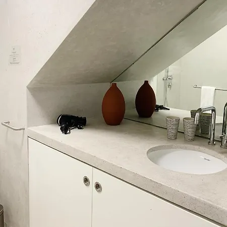 Serviced - Miragaia *