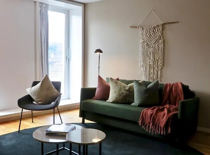 Serviced - Miragaia *