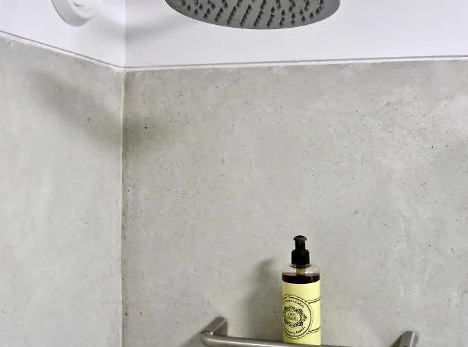 Serviced - Miragaia *