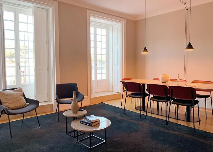 Serviced - Miragaia Apartament