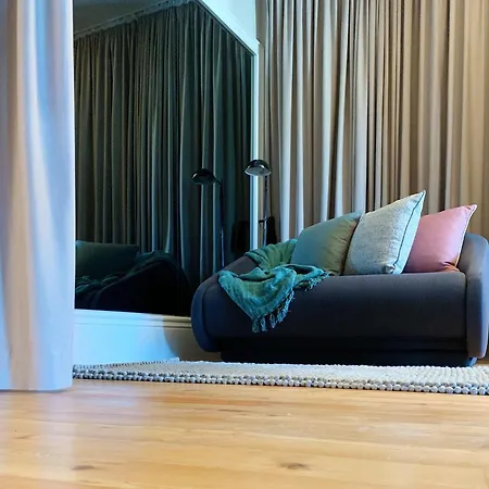 Serviced - Miragaia Apartment