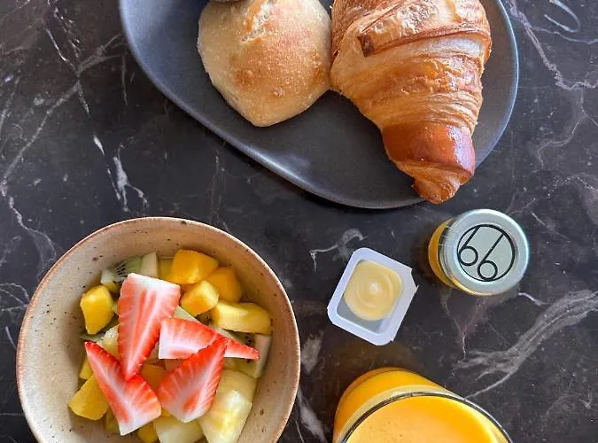 Serviced - Miragaia Апартаменты