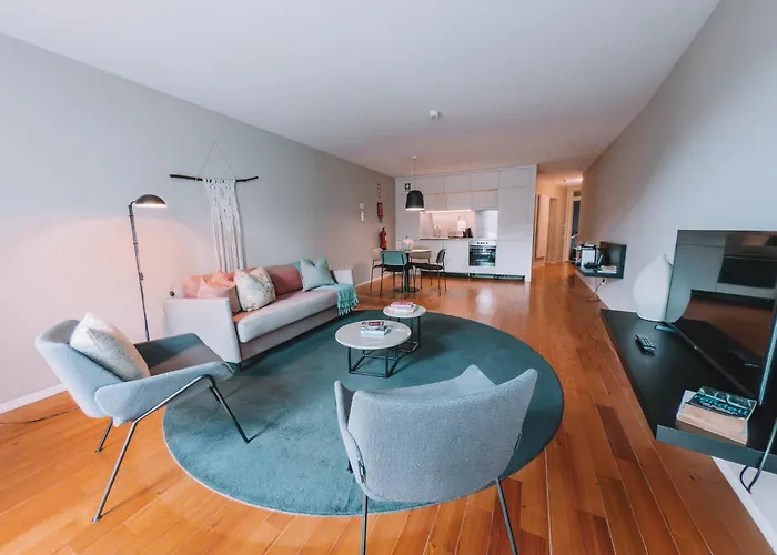 Serviced - Miragaia *