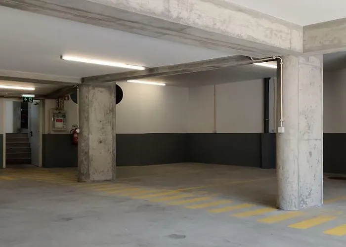 Serviced - Miragaia アパート