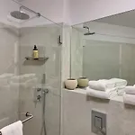 Serviced - Miragaia Апартаменты
