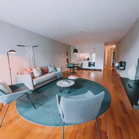 Serviced - Miragaia *