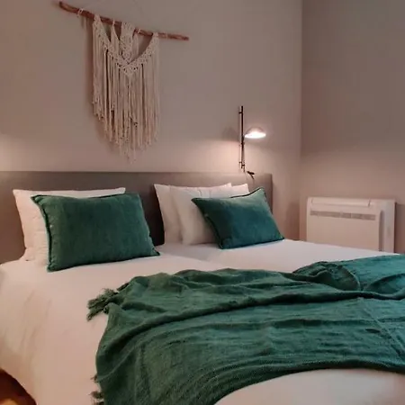 Serviced - Miragaia Appartement *